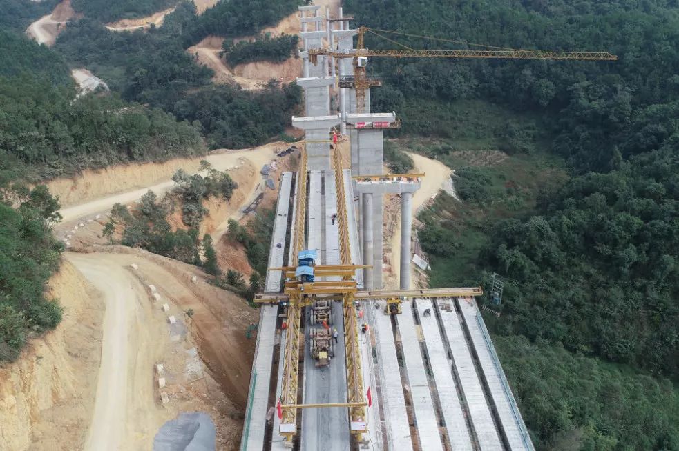 吉廣高速建設(shè)新動態(tài)，科技驅(qū)動重塑出行體驗新篇章