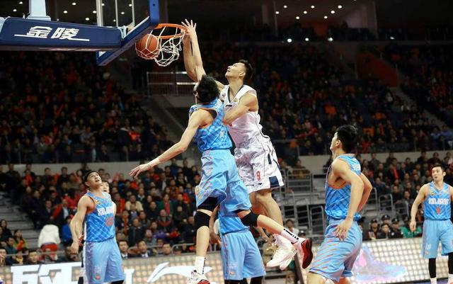 易建聯(lián)全明星之路，籃球巨星的崛起與榮耀時(shí)刻